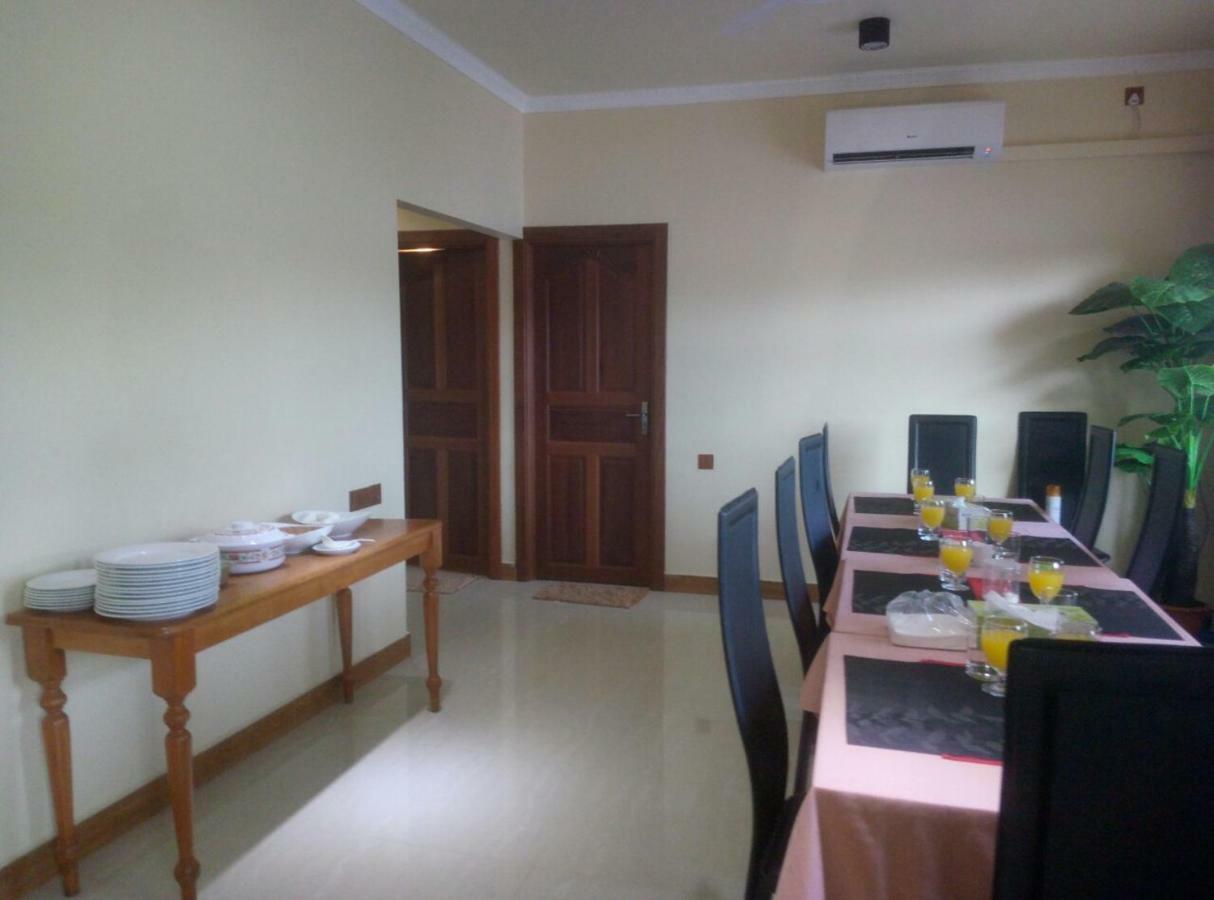 Nalaveshi Inn Huraa Buitenkant foto