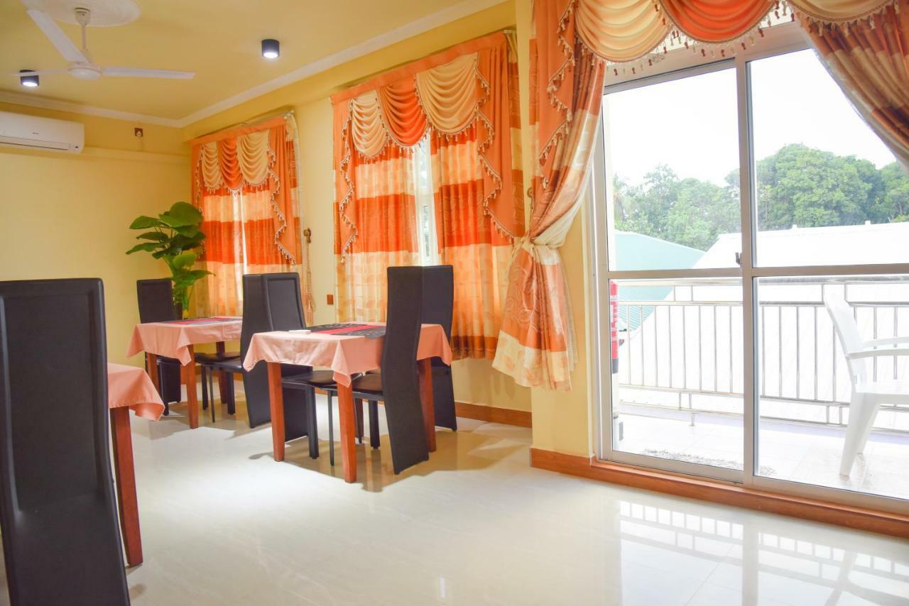 Nalaveshi Inn Huraa Buitenkant foto