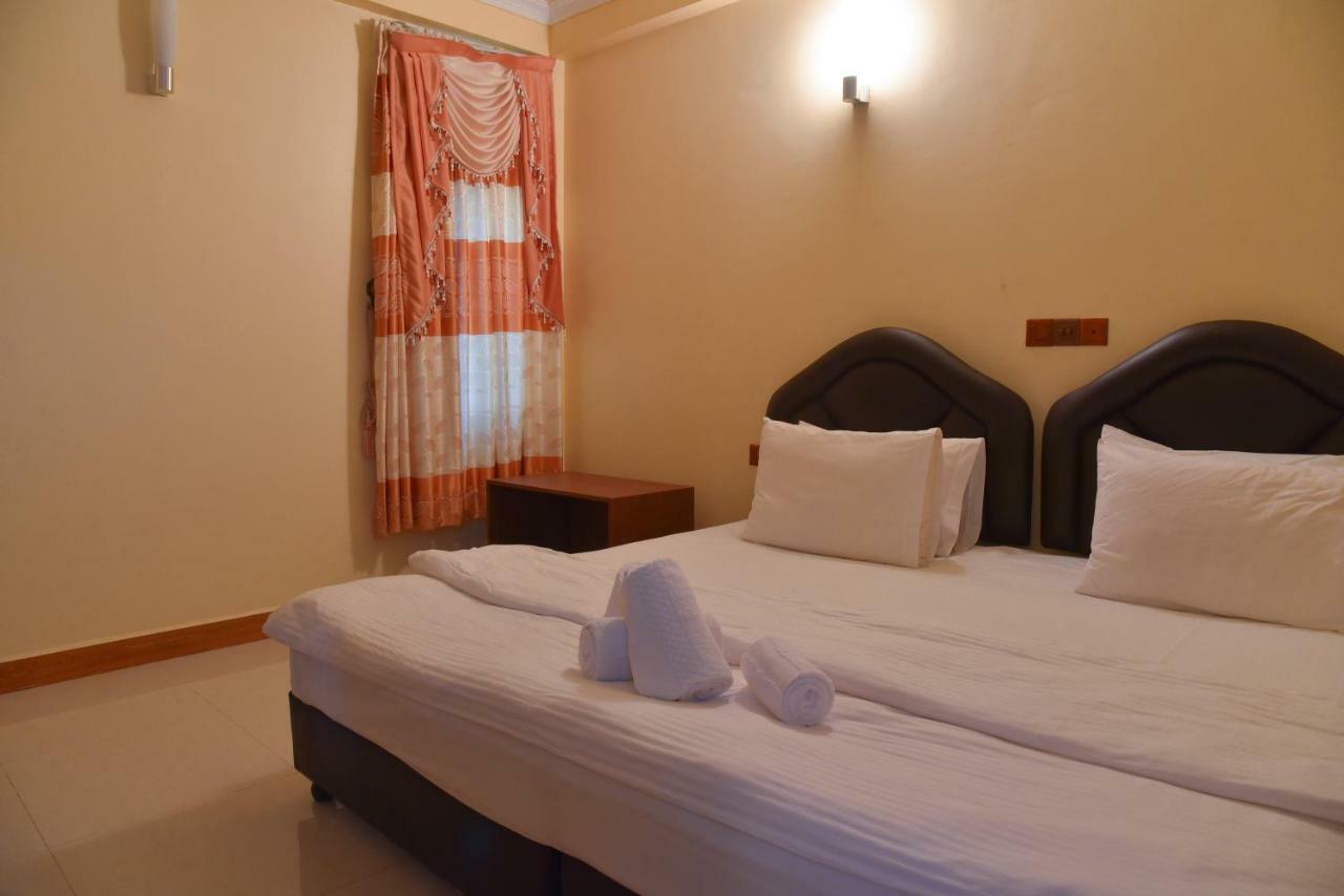 Nalaveshi Inn Huraa Buitenkant foto